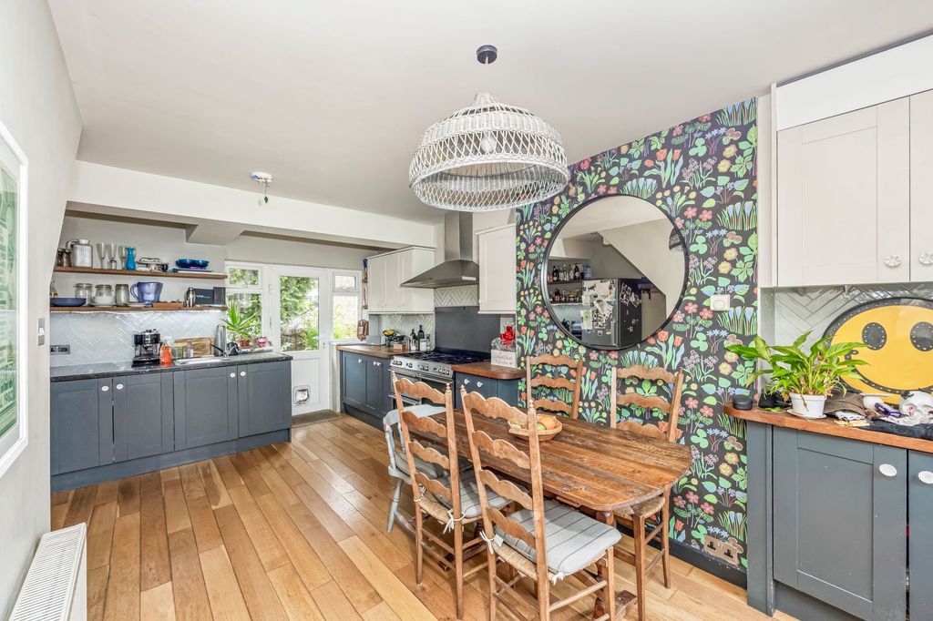 Additional image 3 of 3 bed semi-detached house for saleCarden Crescent, Brighton BN1
