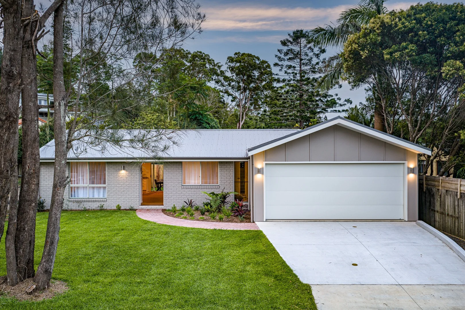2/51 Balemo Drive, Ocean Shores NSW 2483