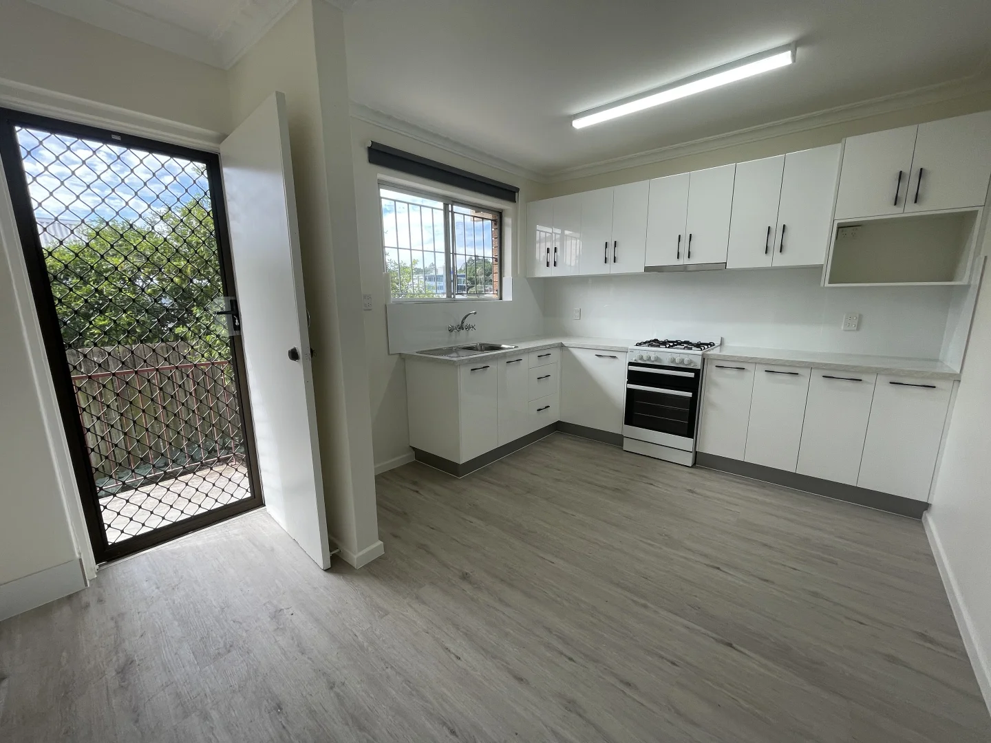 Additional image 8 of unit 02/5 South Street, Ipswich QLD 4305