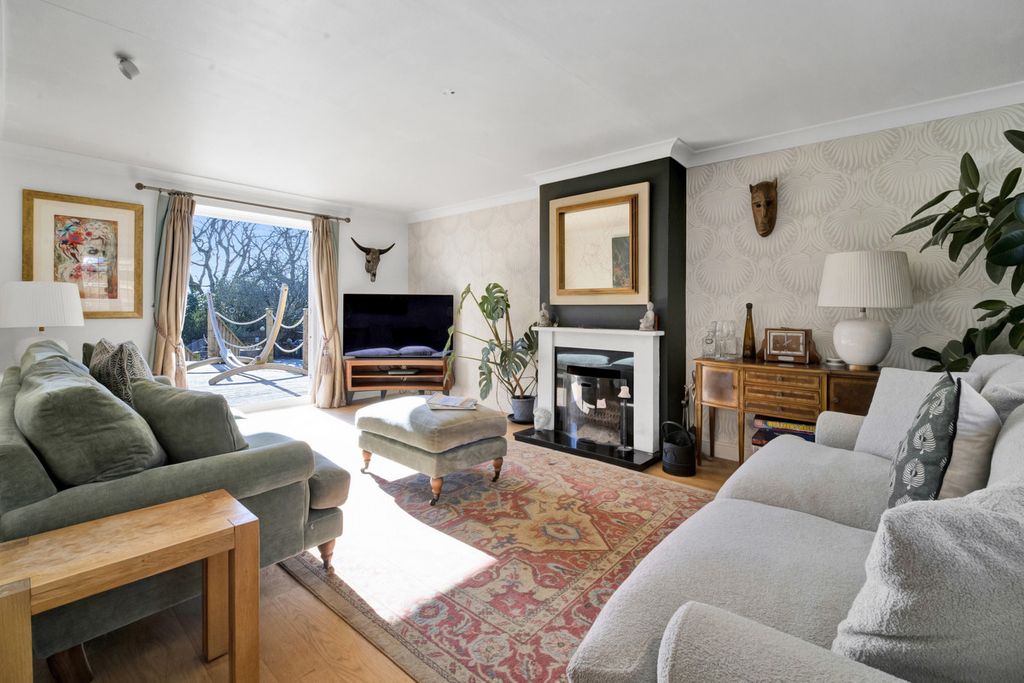 Additional image 4 of 5 bed detached house for saleThe Close, Bourne End SL8