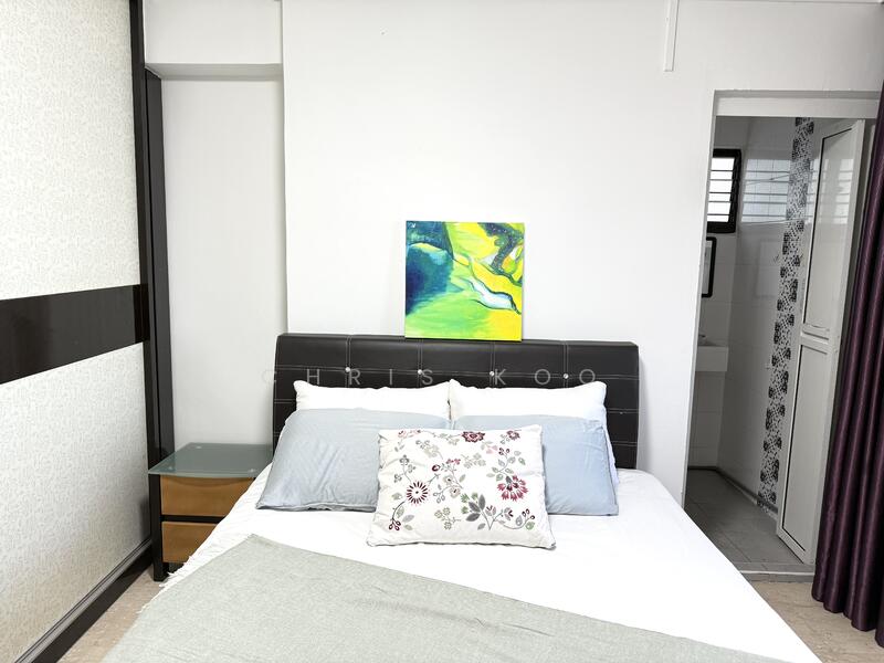413 Pandan Gardens photo 4