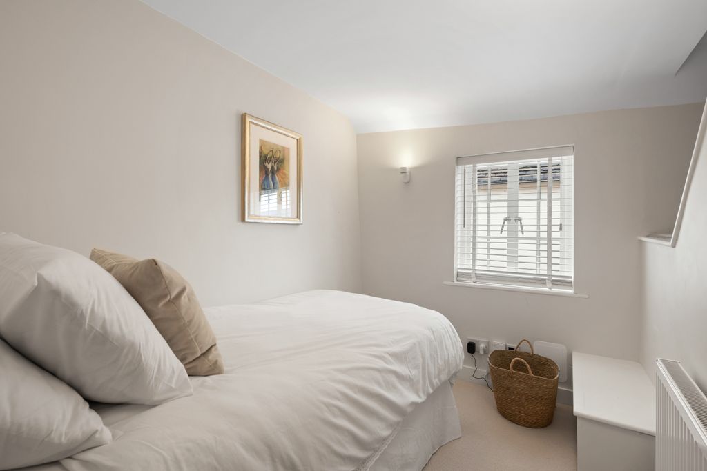 Additional image 5 of 2 bed flat for saleRayne Road, Braintree CM7