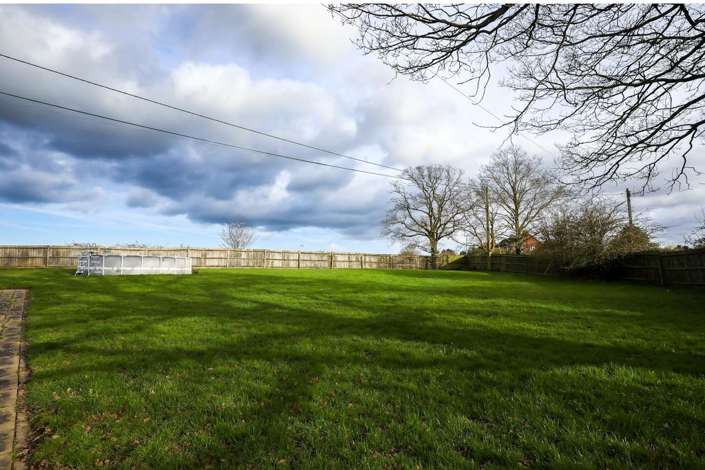 Additional image 21 of 6 bed detached house for saleGoughs Barn Lane, Warfield RG42