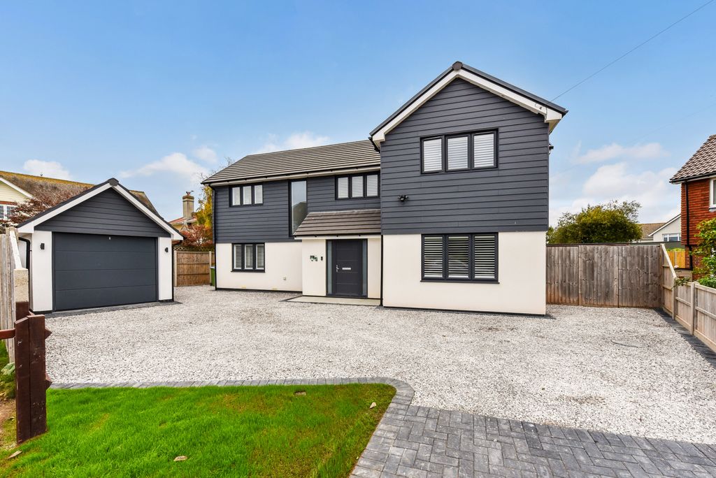 4 bed detached house for saleRudwicks Close, Felpham PO22
