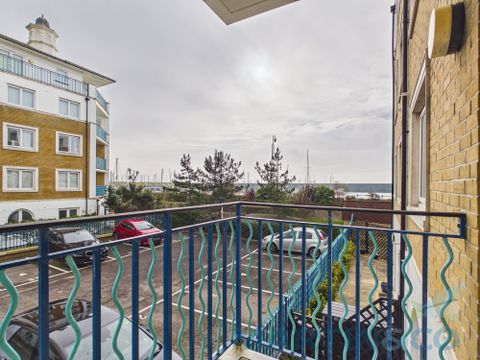 Merton Court, Brighton Marina BN2