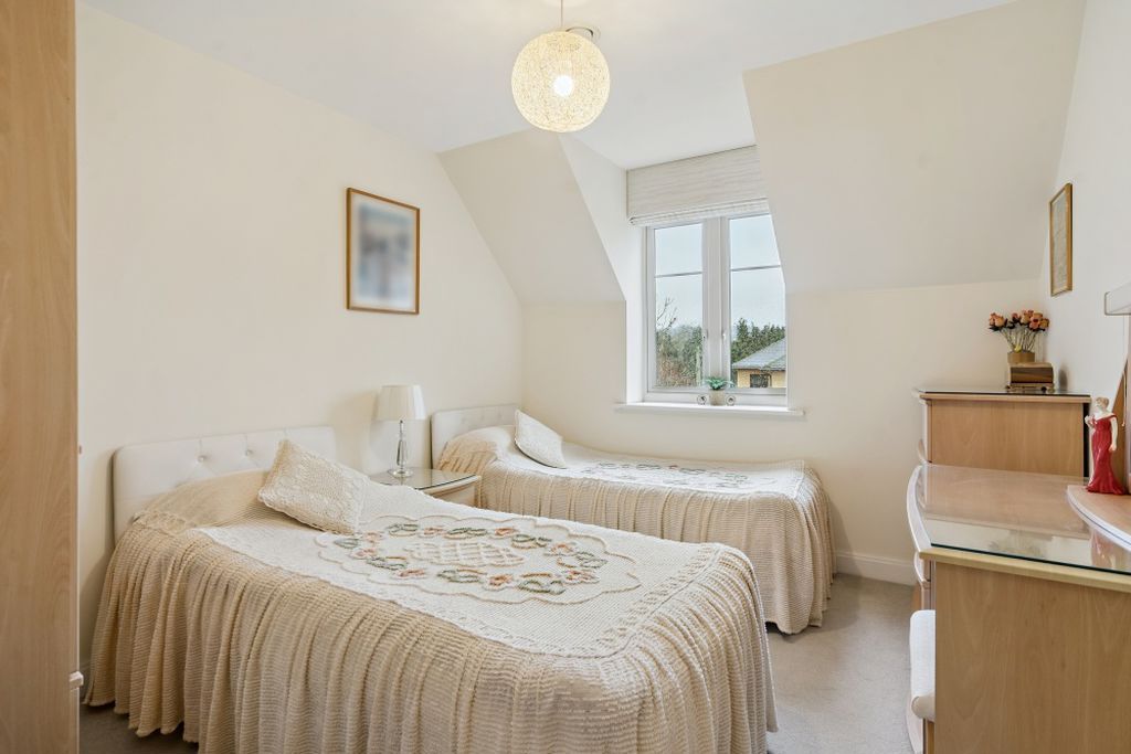 Additional image 9 of 2 bed flat for saleMarlow Road, Bourne End SL8
