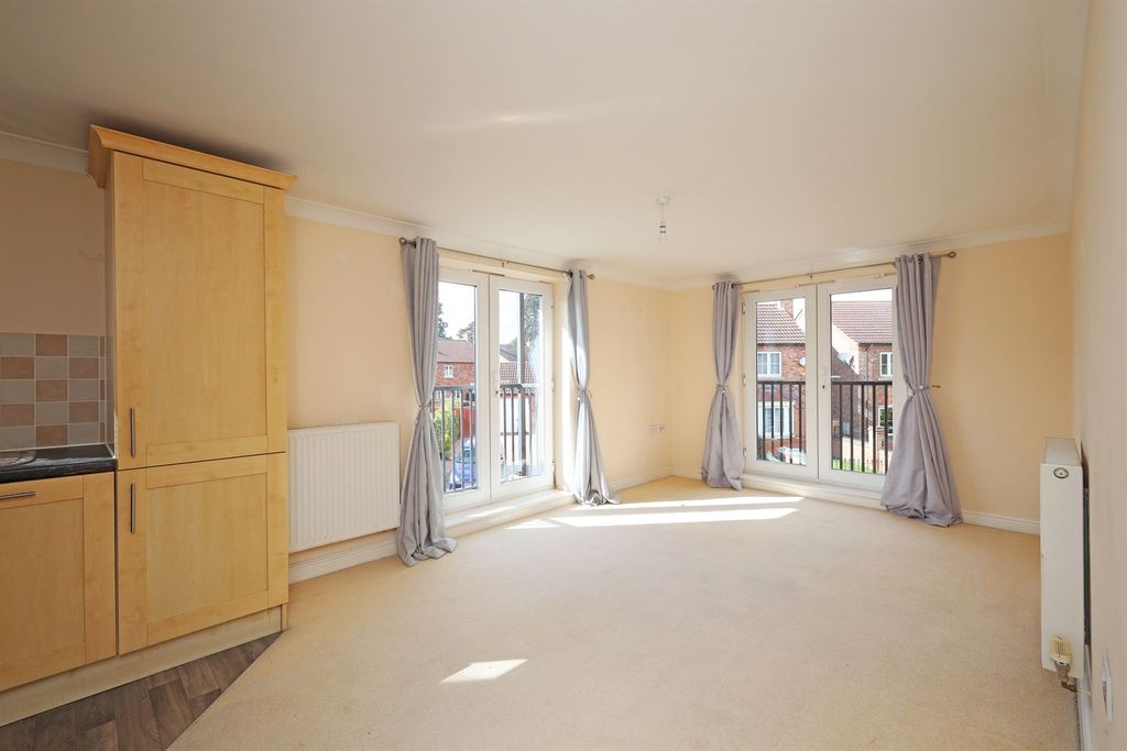 Additional image 4 of 1 bed flat for saleSt Thomas Drive PE21