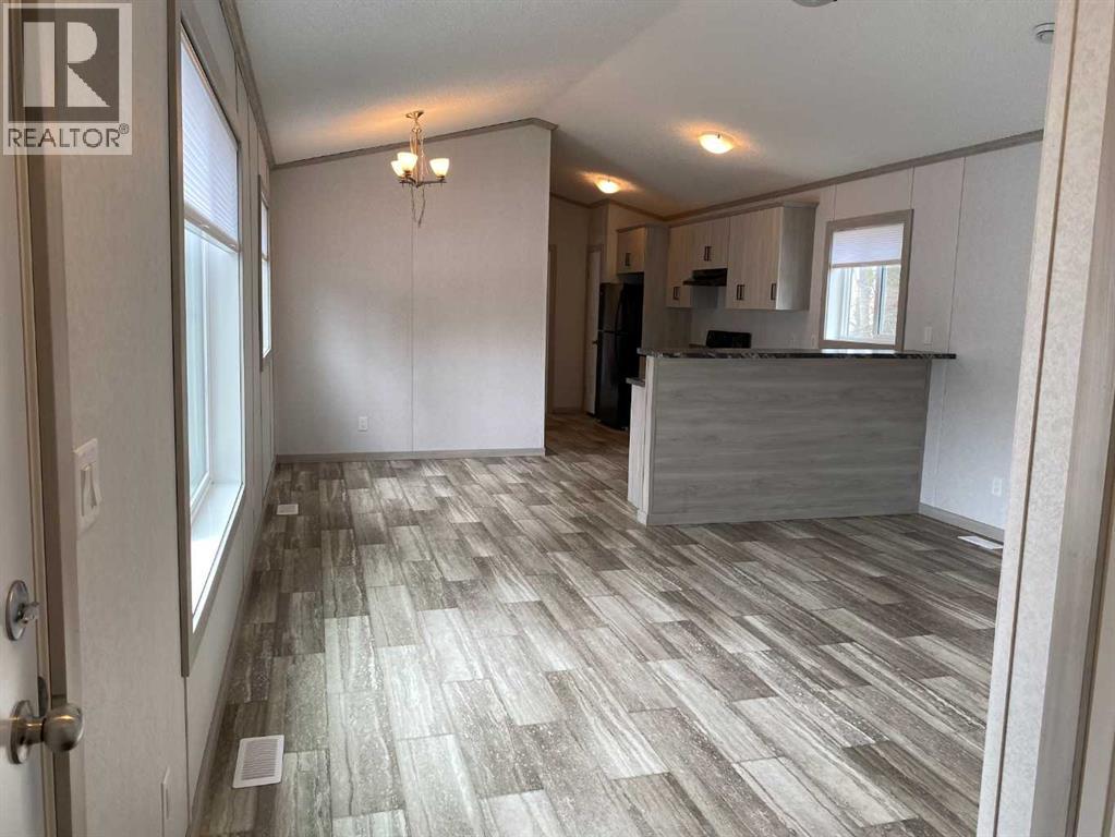 36, 4308 42 Avenue