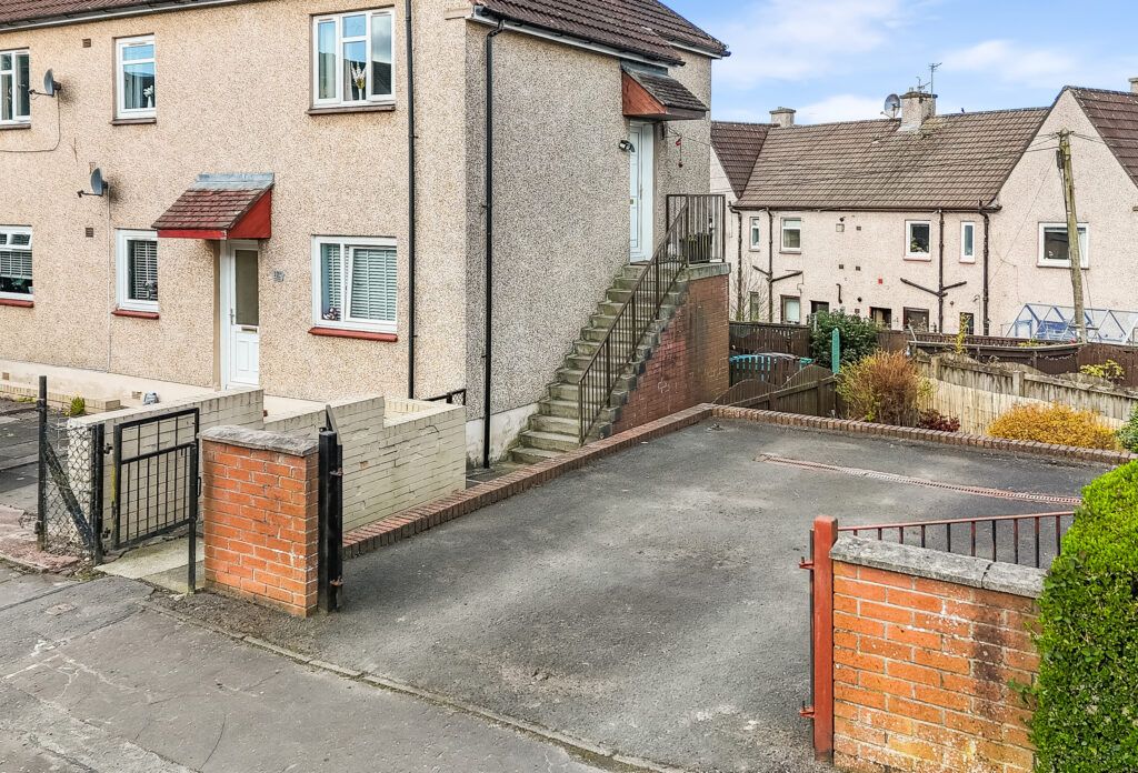 Additional image 2 of 3 bed flat for saleLingley Avenue, Airdrie ML6