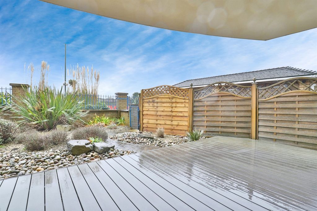 Additional image 3 of 3 bed flat for saleBoscombe Overcliff Drive, Bournemouth BH5