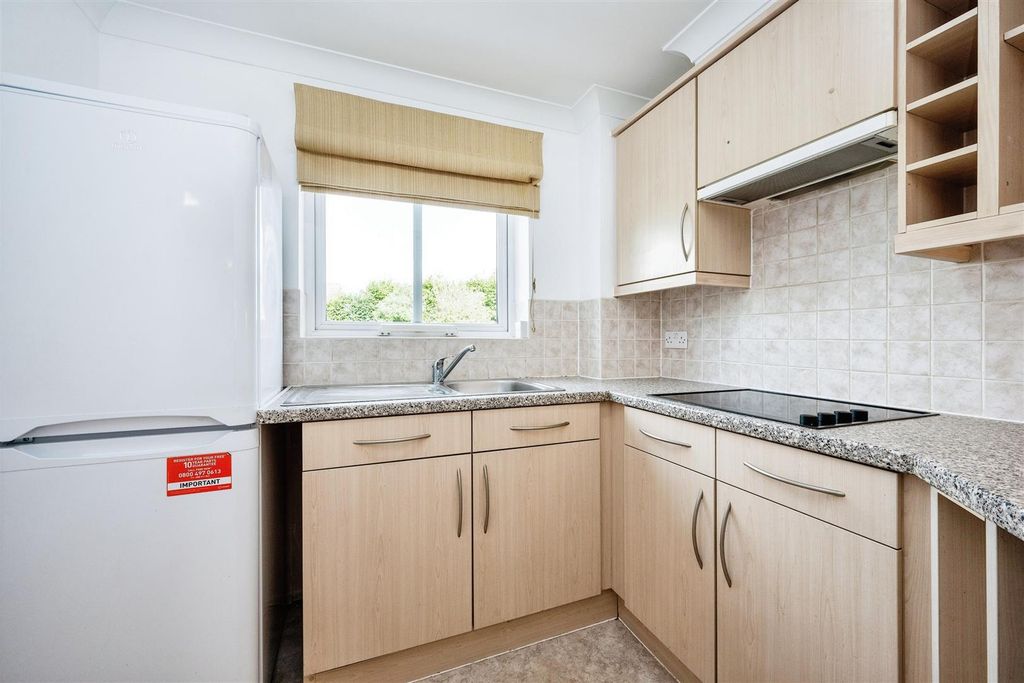 Additional image 5 of 1 bed flat for saleSt Rumbolds Court, Buckingham Road, Brackley NN13