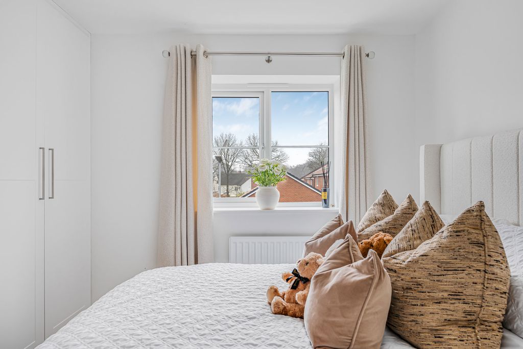 Additional image 15 of 4 bed detached house for saleMiles Road, Bordon, Hampshire GU35