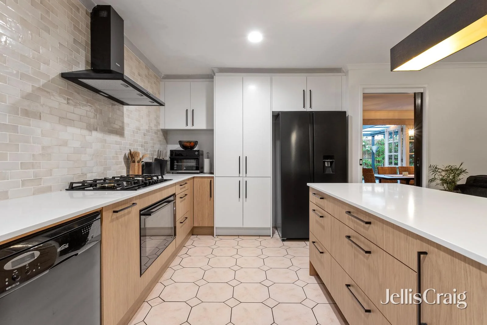 11 Partridge Way, Mooroolbark VIC 3138 photo 4