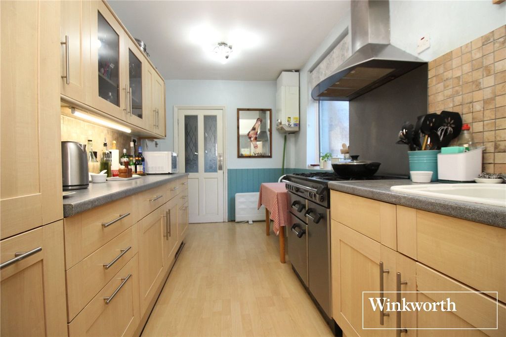 Additional image 5 of 3 bed semi-detached house for saleBullhead Road, Borehamwood, Hertfordshire WD6