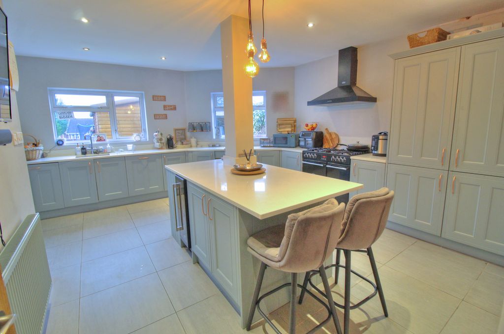 Additional image 3 of 3 bed detached house for saleAmblecote Road, Brierley Hill DY5
