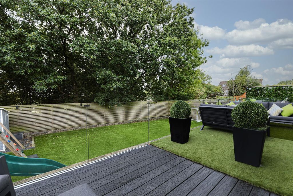 Additional image 38 of 5 bed detached house for saleThe Beeches, Birkenshaw, Bradford BD11