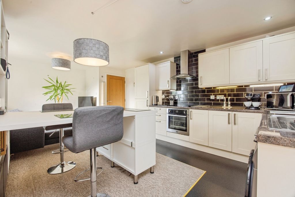 Additional image 6 of 1 bed flat for saleHigher Bore Street, Bodmin, Cornwall PL31