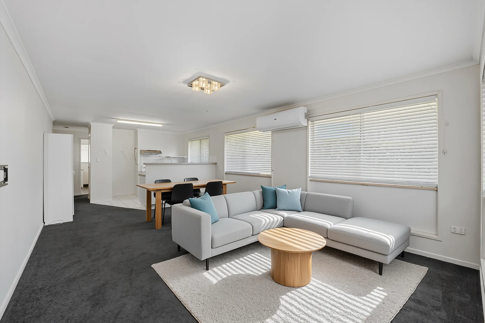 1/5 Trafalgar Drive, Kippa-Ring QLD 4021 photo 3