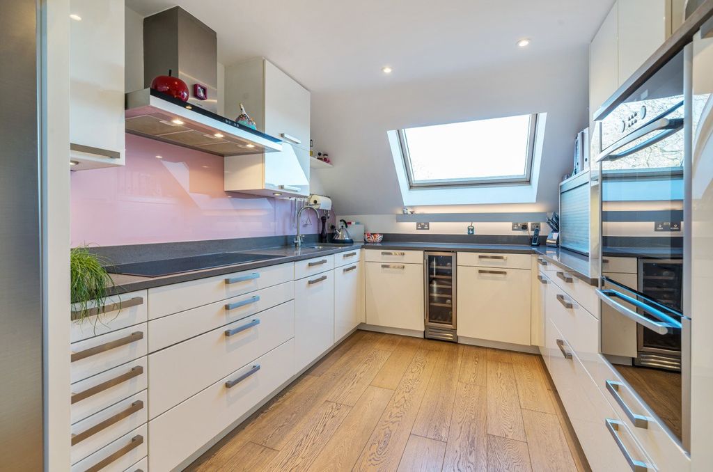 Additional image 4 of 2 bed flat for saleBeckenham Grove, Beckenham, Kent BR2