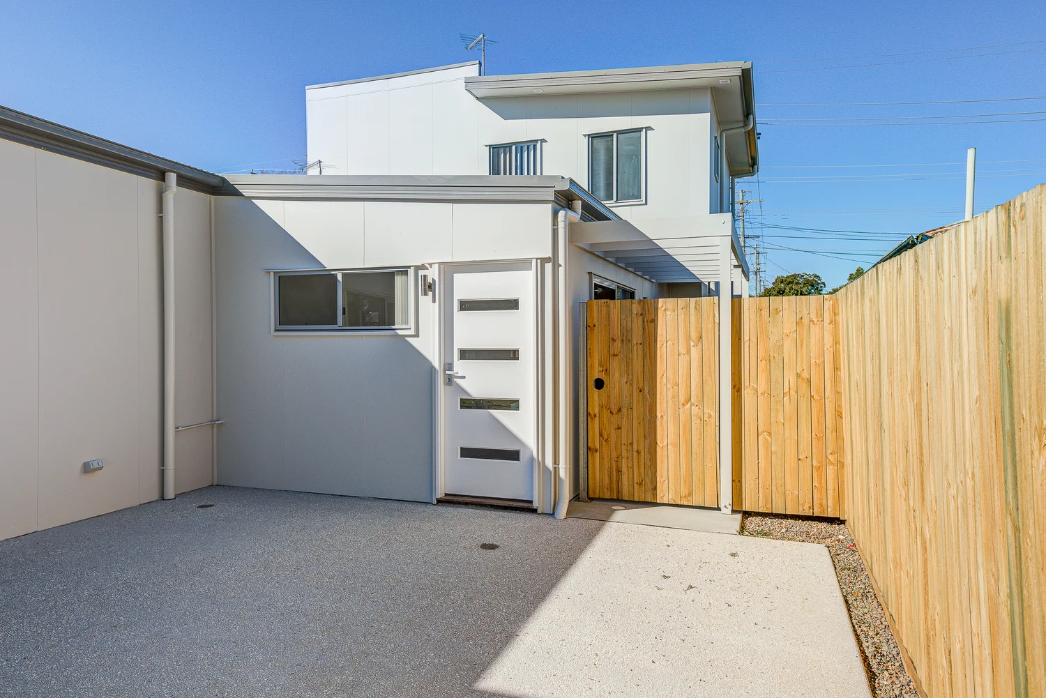 1/147B South Station Road, Silkstone QLD 4304