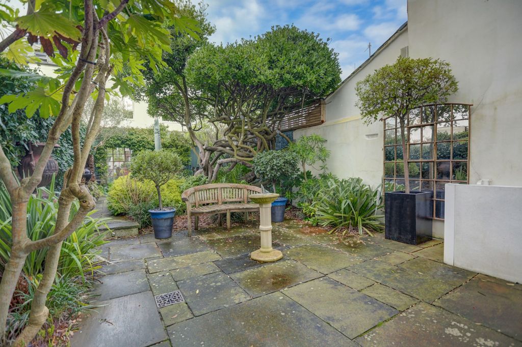 Additional image 28 of 5 bed property for saleRoyal Crescent, Brighton BN2