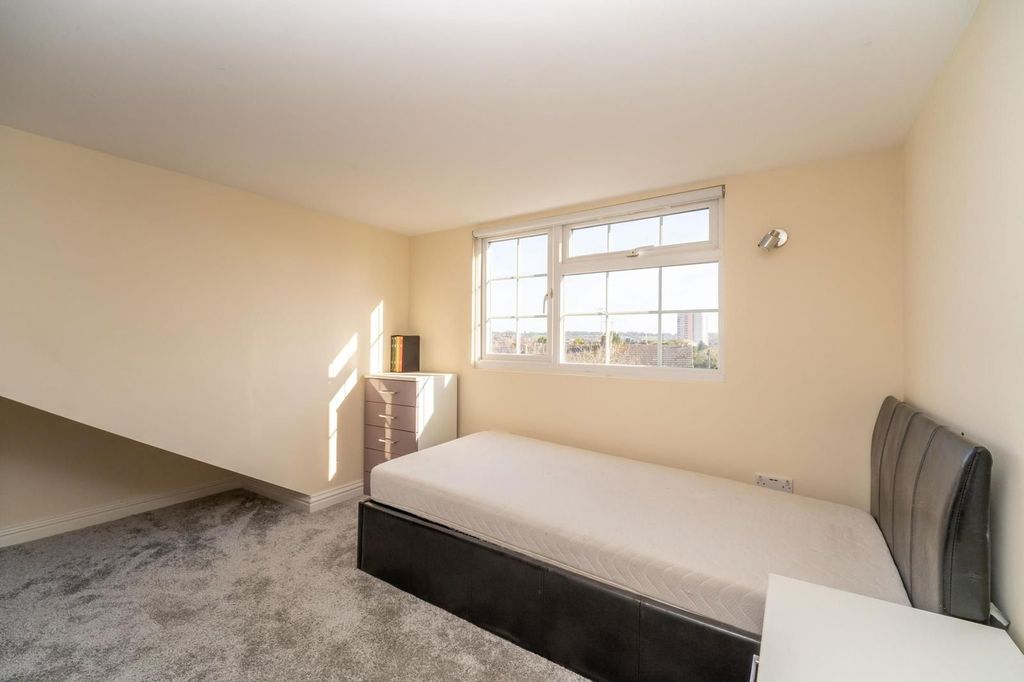 Additional image 13 of 6 bed detached house for saleTilehouse Close, Borehamwood WD6