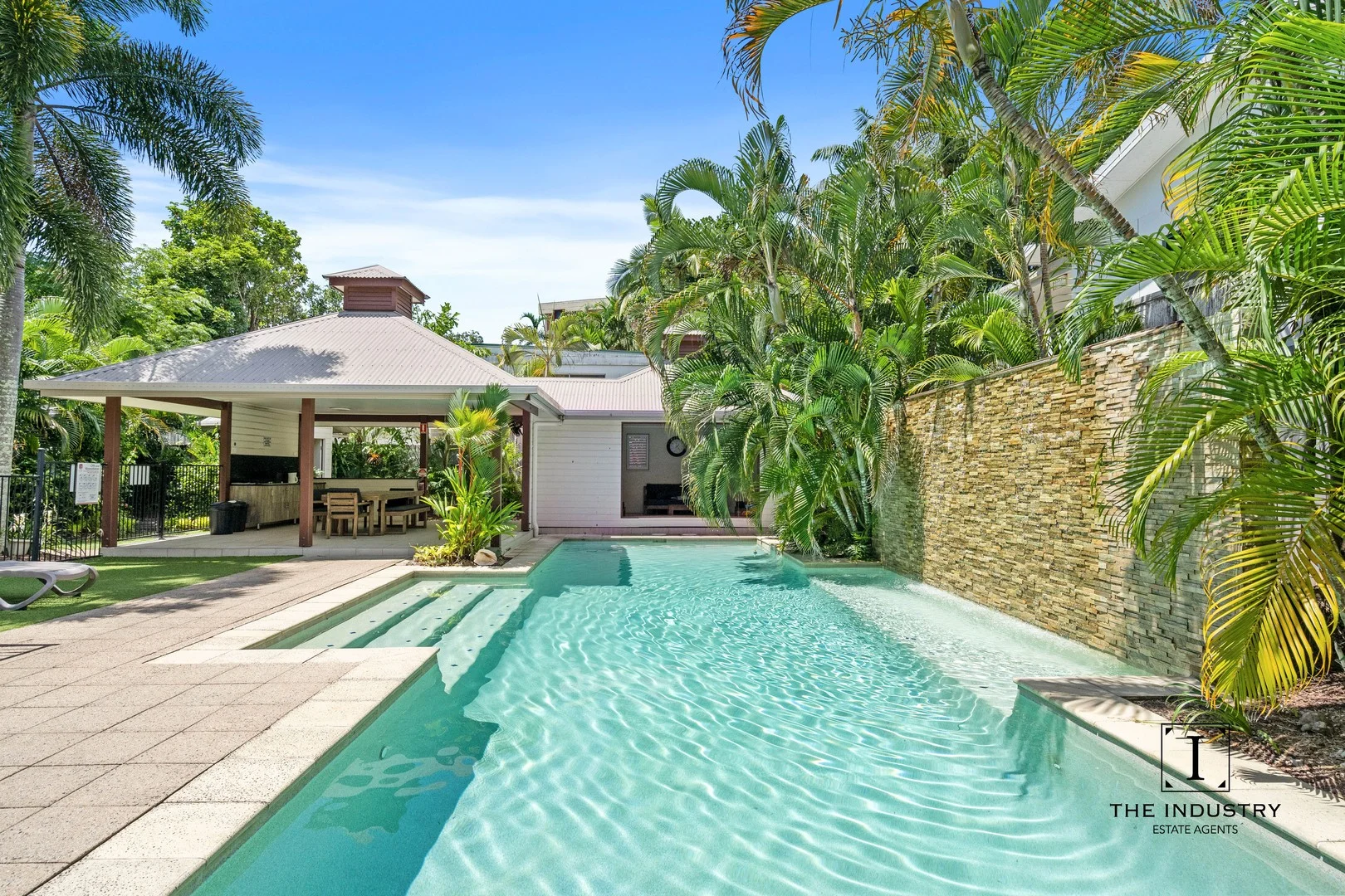 7/242 Grafton Street, Cairns North QLD 4870