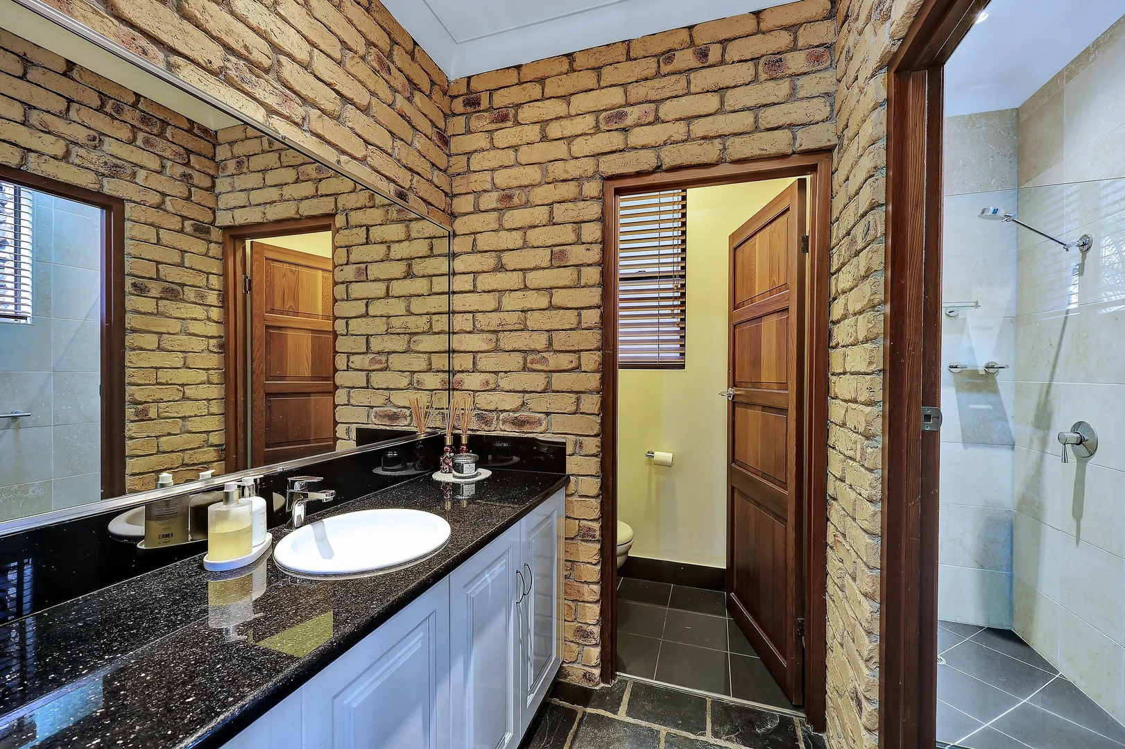 Additional image 19 of 44-46 Rehbein Avenue, Qunaba QLD 4670