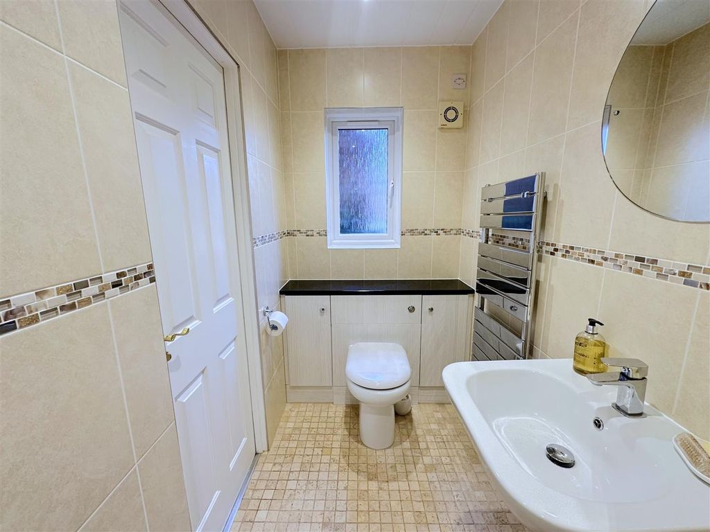 Additional image 19 of 3 bed detached bungalow for saleHoward Gardens, Brampton CA8