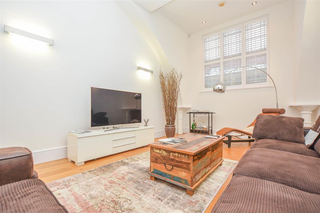 Additional image 2 of 2 bed flat for saleThe Galleries, Warley, Brentwood CM14