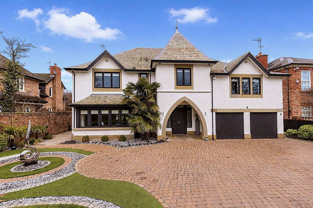 4 bed detached house for saleTheobald Road, Bowdon WA14