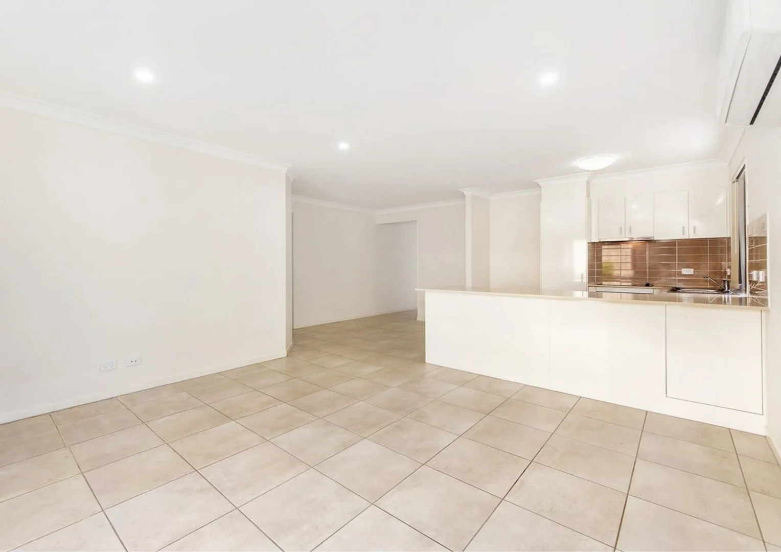 12 Milbrook Crescent, Pimpama QLD 4209 photo 3