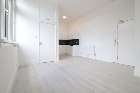 Tottenham Lane, London N8, Studio to rent