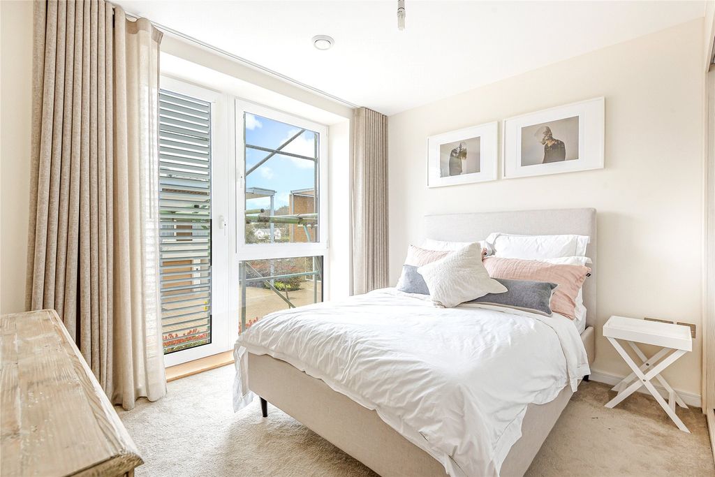 Additional image 17 of 2 bed flat for saleAlmansa Way, Lymington, Hampshire SO41