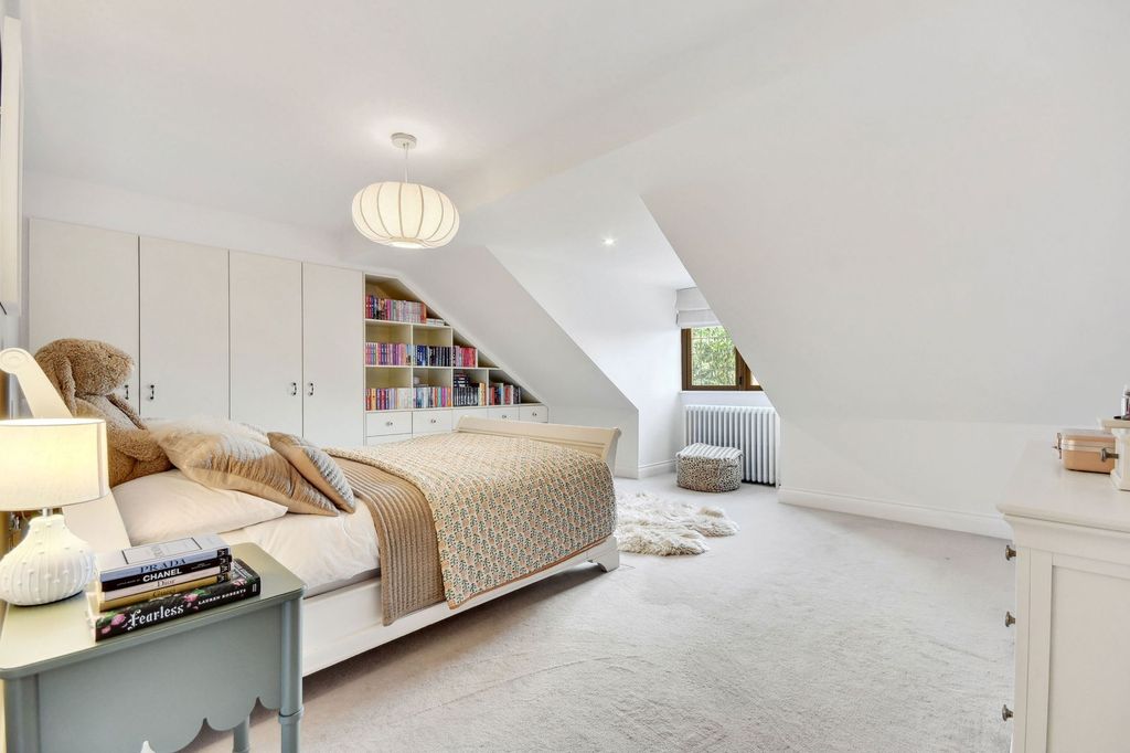 Additional image 39 of 6 bed detached house for saleChallacombe Close, Hutton Mount, Brentwood CM13