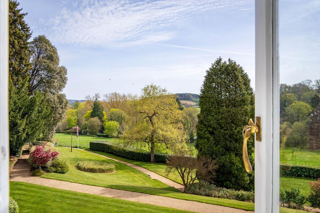 Additional image 16 of 3 bed flat for saleSnowdenham Hall, Snowdenham Lane Bramley, Guildford GU5