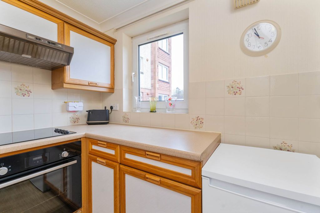 Additional image 5 of 1 bed flat for saleElphinstone Court, Kilmacolm PA13