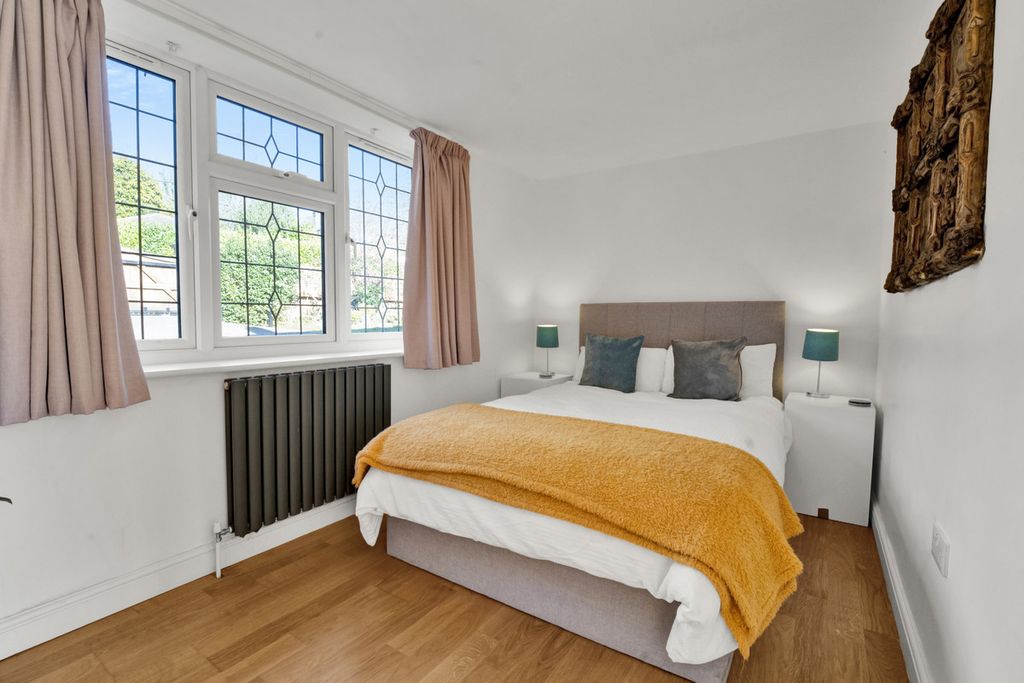 Additional image 12 of 5 bed detached house for saleThe Close, Bourne End SL8