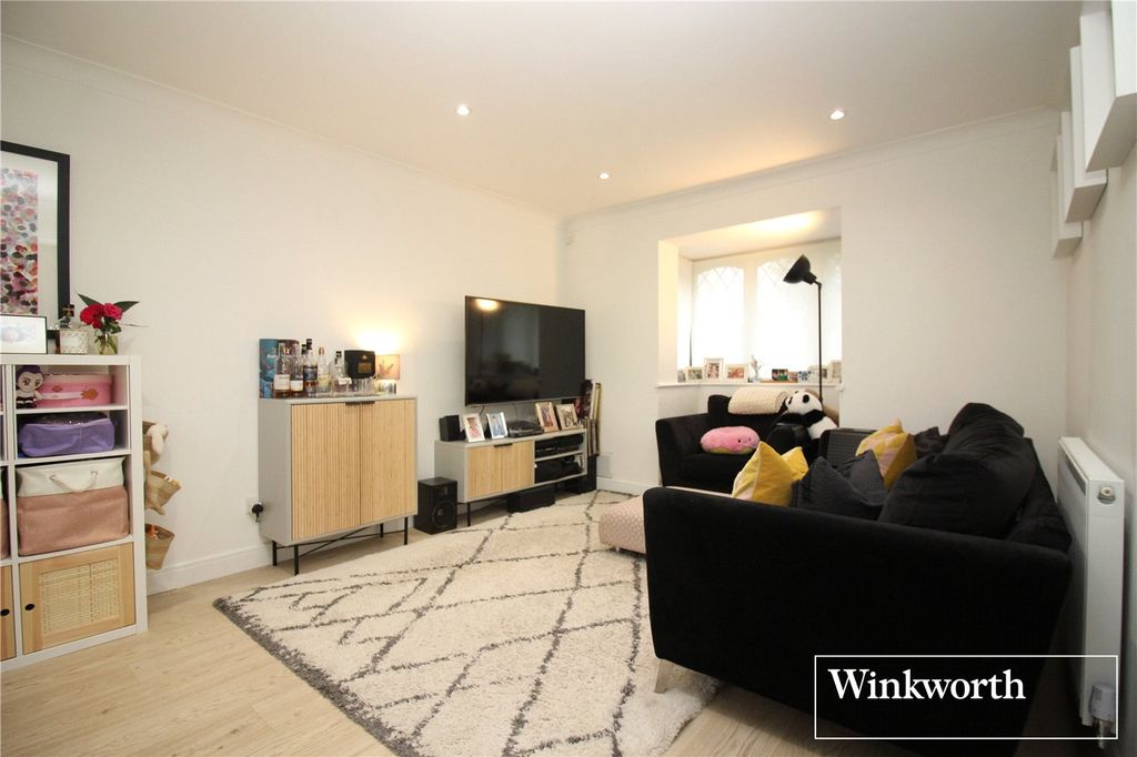 Additional image 5 of 3 bed detached house for saleThe Campions, Borehamwood WD6