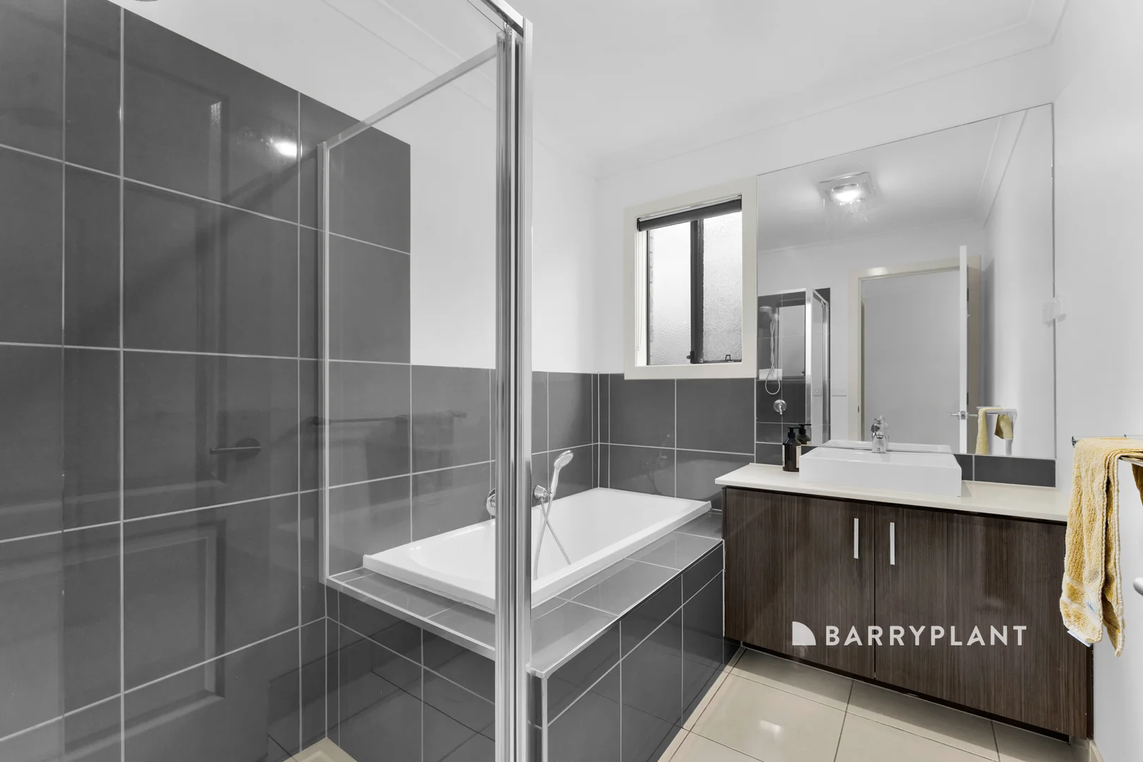 4 Comet Chase, Narre Warren VIC 3805 photo 5