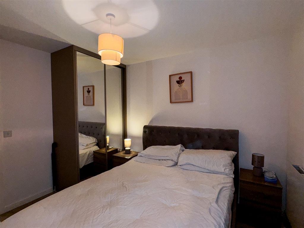Additional image 11 of 2 bed flat for saleHolmesley Road, Borehamwood WD6