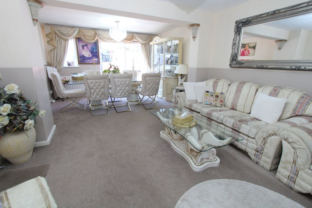 Additional image 3 of 6 bed detached house for saleNorth View Drive, Brierley Hill DY5