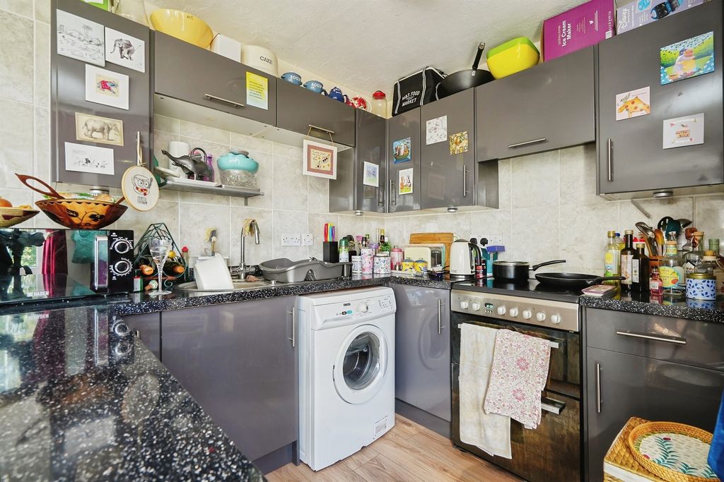 Additional image 10 of 2 bed flat for saleHill House, Overthorpe, Banbury OX17