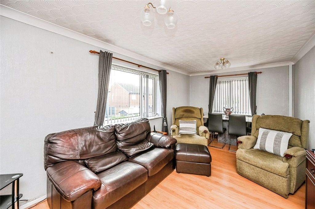 3 bed flat for saleLitherland Road, Bootle, Merseyside L20 photo 2
