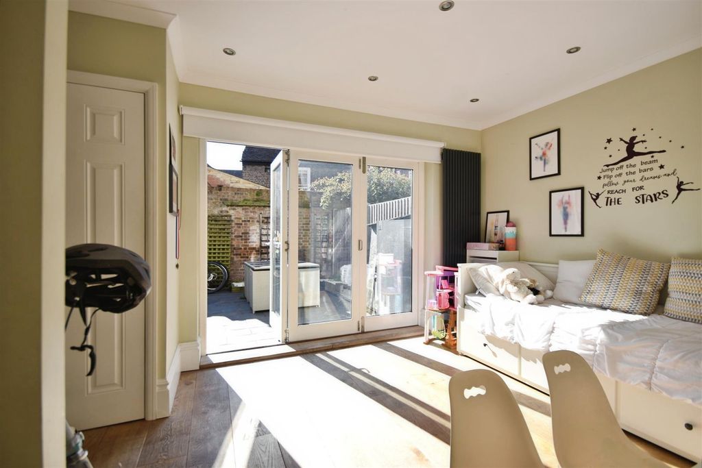 Additional image 3 of 4 bed town house for saleThe Butts, Brentford TW8