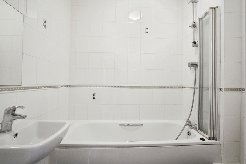 Additional image 11 of 1 bed flat for saleCrinnicks Hill, Bodmin, Cornwall PL31
