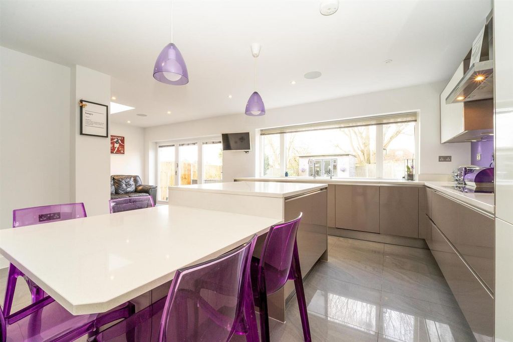 Additional image 8 of 4 bed semi-detached house for saleOakwood Avenue, Borehamwood WD6
