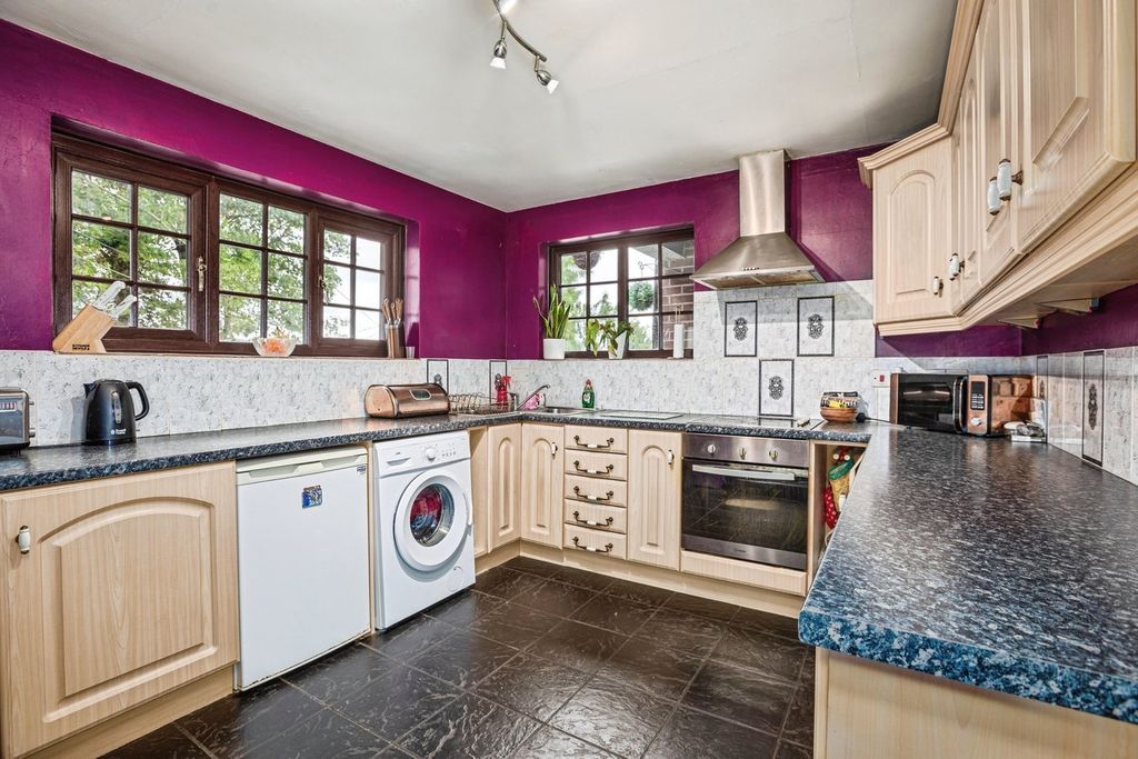 Additional image 7 of 5 bed detached bungalow for saleLlandyssil, Montgomery SY15