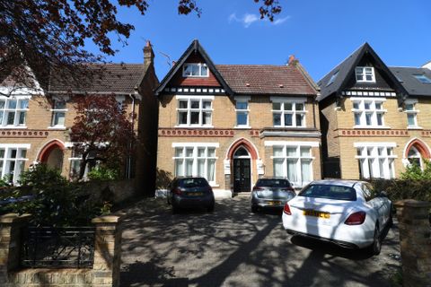 Woodville Road, London W5