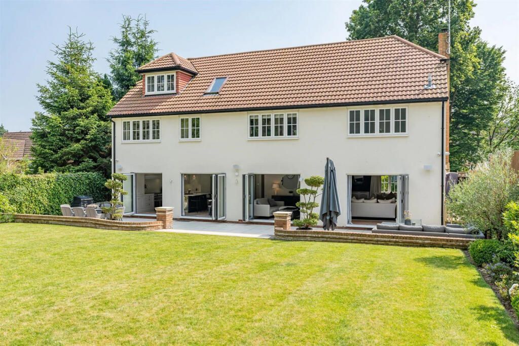 Additional image 3 of 4 bed detached house for saleLongaford Way, Hutton Mount, Brentwood CM13
